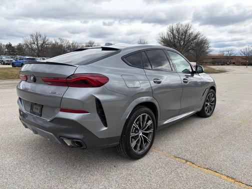 Skyscraper Gray Metallic 2024 BMW X6 xDrive40i