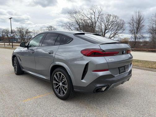 Skyscraper Gray Metallic 2024 BMW X6 xDrive40i