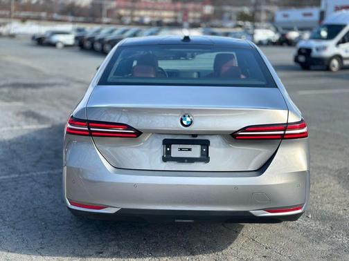 2024 BMW 530 i xDrive