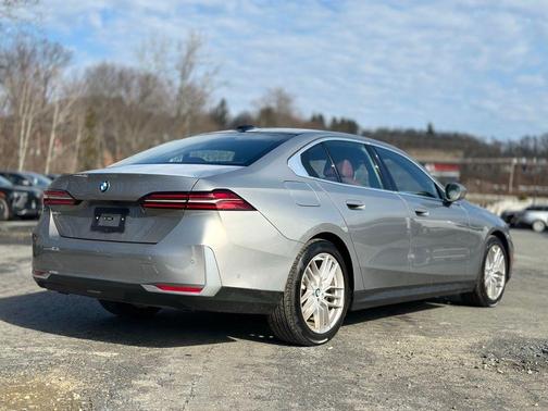 2024 BMW 530 i xDrive