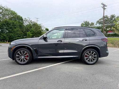 Gray Metallic 2026 BMW X5 xDrive40i