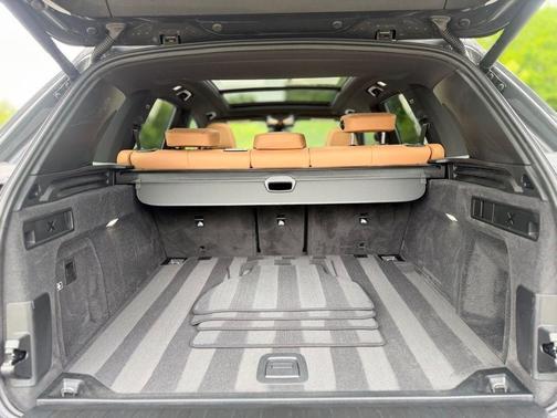 Gray Metallic 2026 BMW X5 xDrive40i