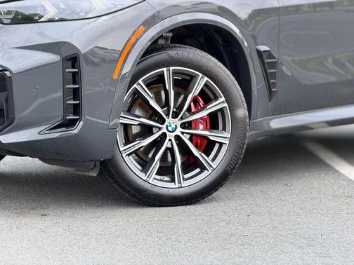 Gray Metallic 2026 BMW X5 xDrive40i