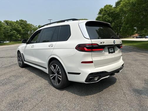 2026 BMW X7 xDrive40i