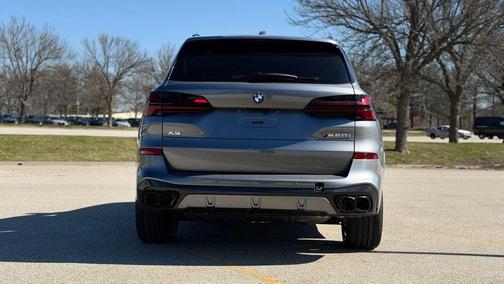 2026 BMW X5 M60i