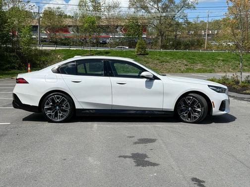 2025 BMW i5 xDrive40