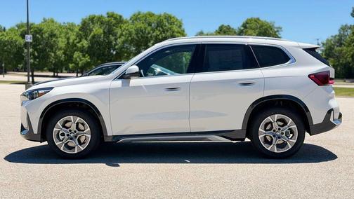 Alpine White 2026 BMW X1 xDrive28i