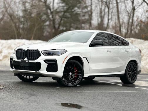 2023 BMW X6 M50i