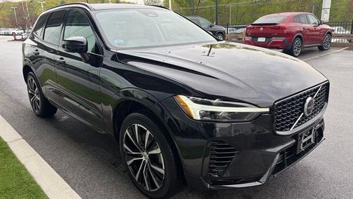 Onyx Black Metallic 2023 Volvo XC60 Recharge Plug-In Hybrid T8 Plus Dark Theme