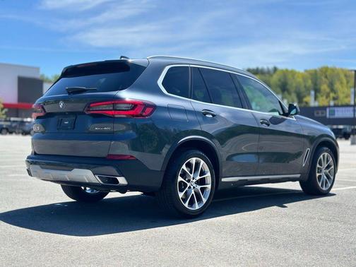 Arctic Gray Metallic 2022 BMW X5 xDrive40i