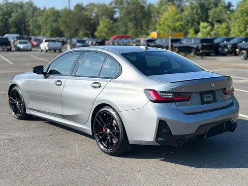 2023 BMW 330 i xDrive
