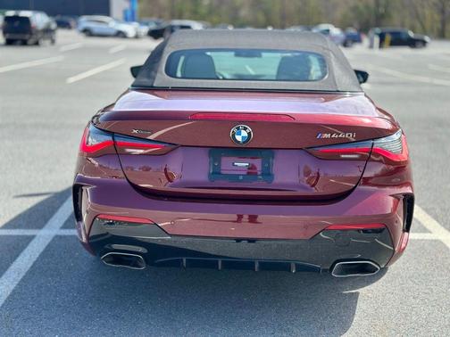 Aventurin Red Metallic 2023 BMW M440 i xDrive