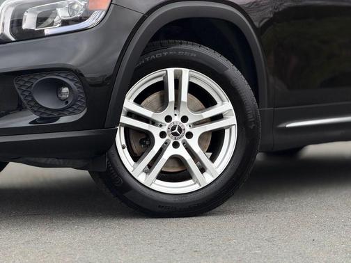 Black 2022 Mercedes-Benz GLB 250 4MATIC