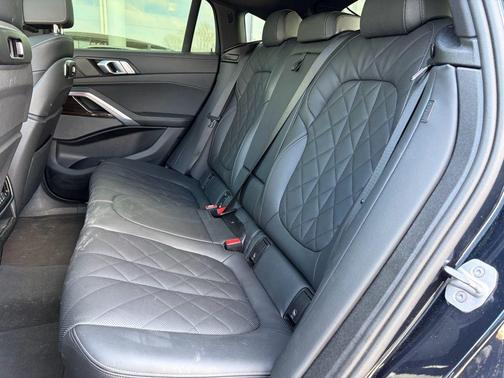 2025 BMW X6 xDrive40i