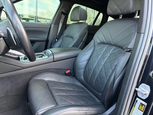2025 BMW X6 xDrive40i