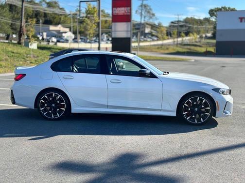 2025 BMW 330 i xDrive