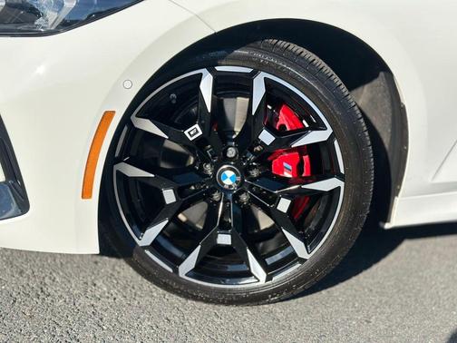 2025 BMW 330 i xDrive