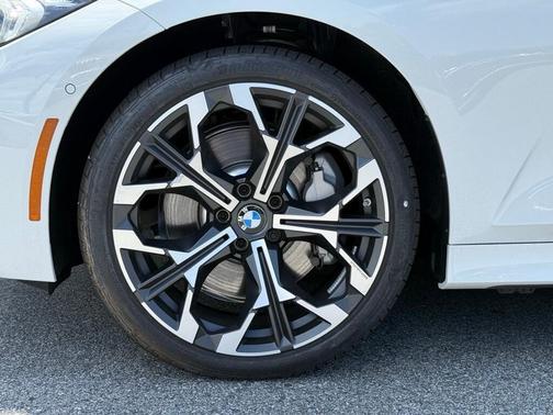 2025 BMW 330 i xDrive