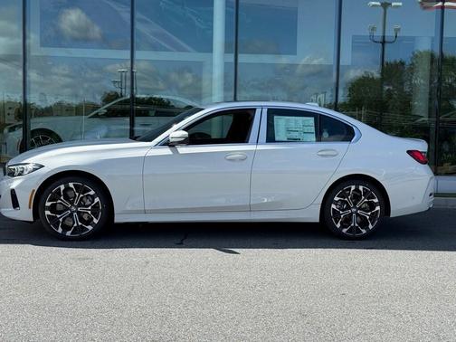 2025 BMW 330 i xDrive