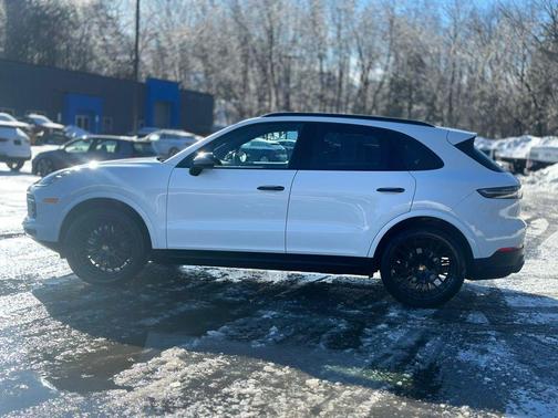 2022 Porsche Cayenne Platinum Edition