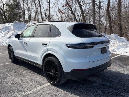 2022 Porsche Cayenne Platinum Edition