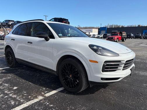 2022 Porsche Cayenne Platinum Edition
