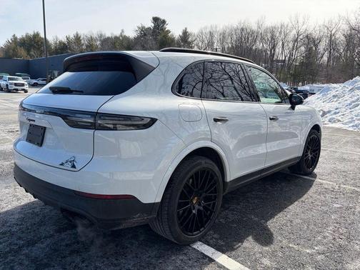2022 Porsche Cayenne Platinum Edition