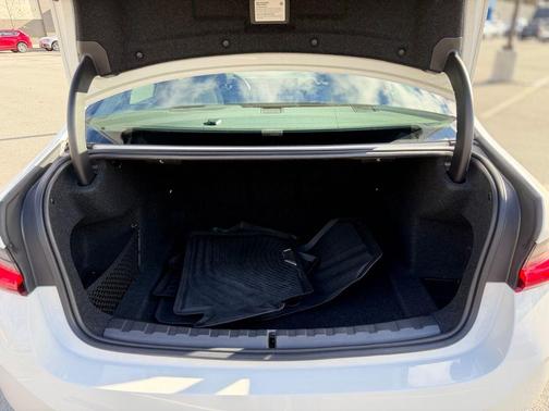 2023 BMW 330 i xDrive