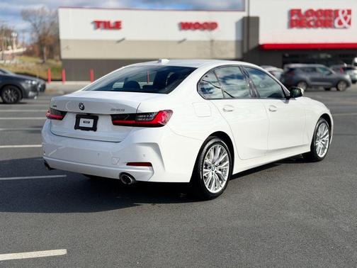 2023 BMW 330 i xDrive