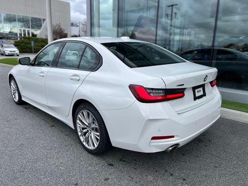 2023 BMW 330 i xDrive