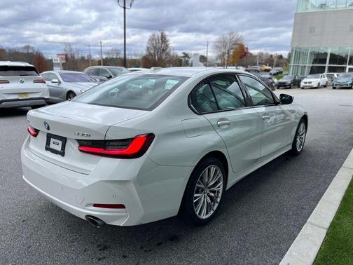 2023 BMW 330 i xDrive