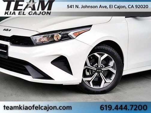 Snow White Pearl 2023 Kia Forte LXS