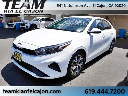 Snow White Pearl 2023 Kia Forte LXS
