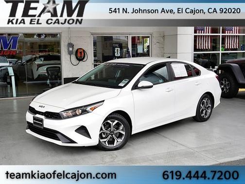 Snow White Pearl 2023 Kia Forte LXS