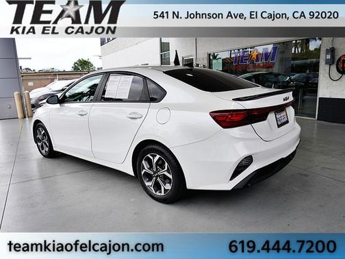Snow White Pearl 2023 Kia Forte LXS