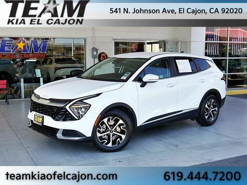 White Pearl 2024 Kia Sportage EX