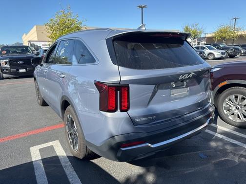 2024 Kia Sorento S
