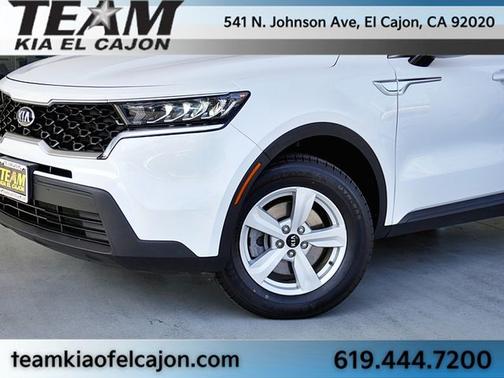 White Pearl 2021 Kia Sorento LX