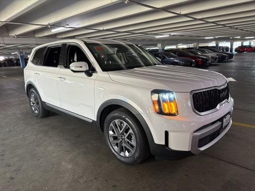 2024 Kia Telluride LX FWD