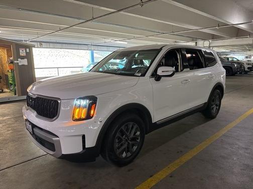 2024 Kia Telluride LX FWD