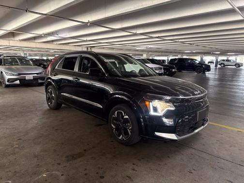 Aurora Black 2025 Kia Niro EV Wind