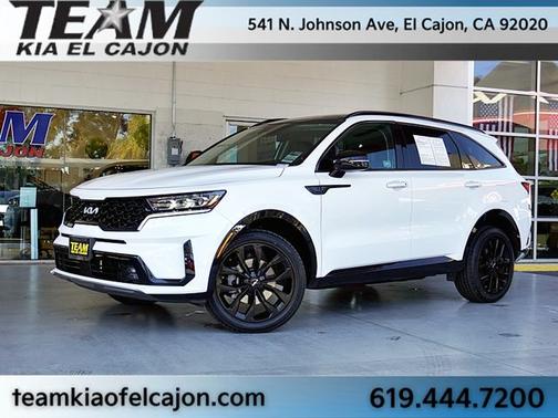 White Pearl 2022 Kia Sorento SX