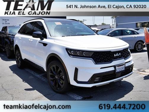 White Pearl 2022 Kia Sorento SX