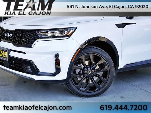 White Pearl 2022 Kia Sorento SX