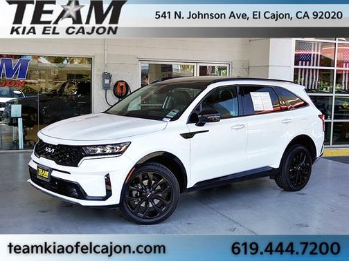 White Pearl 2022 Kia Sorento SX