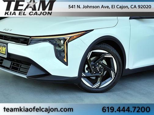 Snow White Pearl 2025 Kia K4 EX