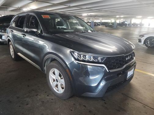 Grey 2023 Kia Sorento LX