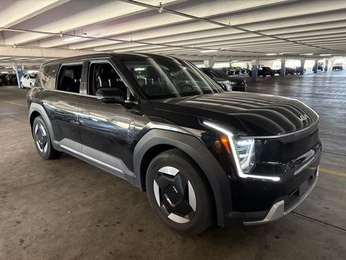Aurora Black 2024 Kia EV9 Light