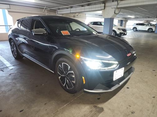 2022 Kia EV6 Light