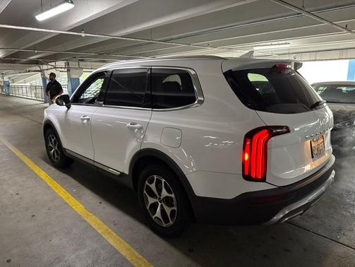 White Pearl 2022 Kia Telluride EX